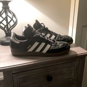 Size 8 men’s Adidas Sambas